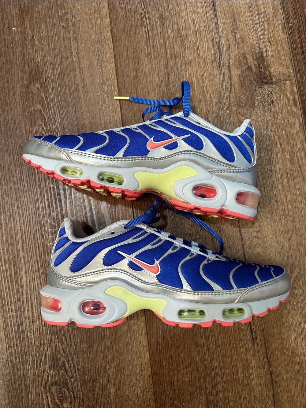 Nike Blue, Silver and Neon Accent Running Sneakers. New